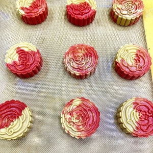 CẨM NANG THƯỞNG THỨC BÁNH TRUNG THU ĐÚNG ĐIỆU